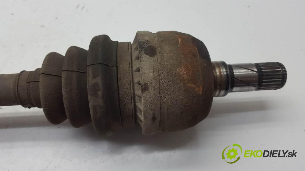 OPEL ZAFIRA B 2007 88kW B 1910 Poloos ľavá strana  (Poloosy)