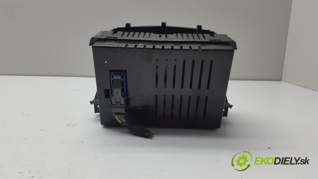 OPEL ZAFIRA B 2007 88kW B 1910 RADIO 13262748 13111163  13159587 (Audio zariadenia)