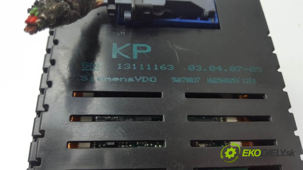 OPEL ZAFIRA B 2007 88kW B 1910 RADIO 13262748 13111163  13159587 (Audio zariadenia)