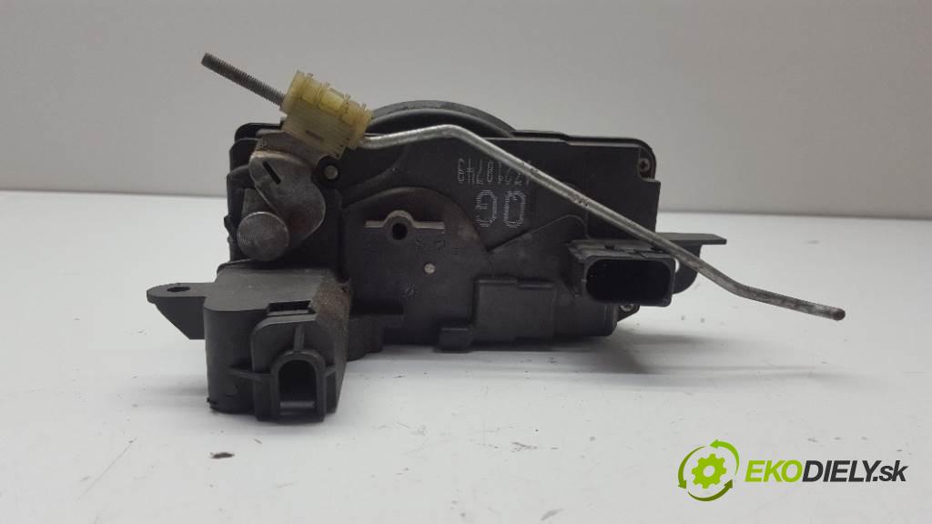 OPEL ZAFIRA B 2007 88kW B 1910 zámok přední část pravý 13210749 4PIN