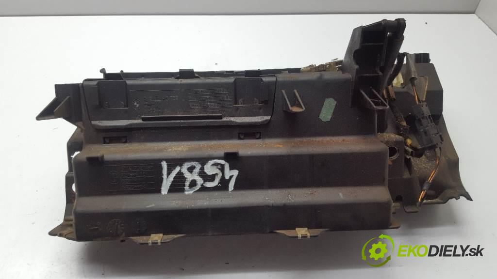 BMW 7-SERIES E65 730 2003 0 kW E65 730 730 Priehradka, kastlík spolujazdca 51167029753 51167027427 (Priehradky, kastlíky)