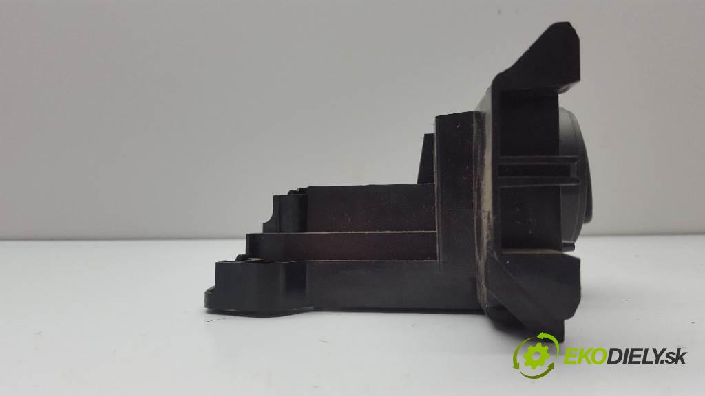 SEAT IBIZA II        Panel ovládania kúrenia 6K0819045C (Prepínače, spínače, tlačidlá a ovládače kúrenia)