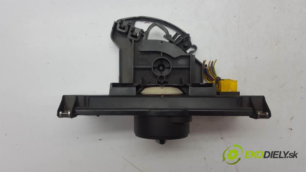 SEAT IBIZA II        Panel ovládania kúrenia 6K0819045C (Prepínače, spínače, tlačidlá a ovládače kúrenia)