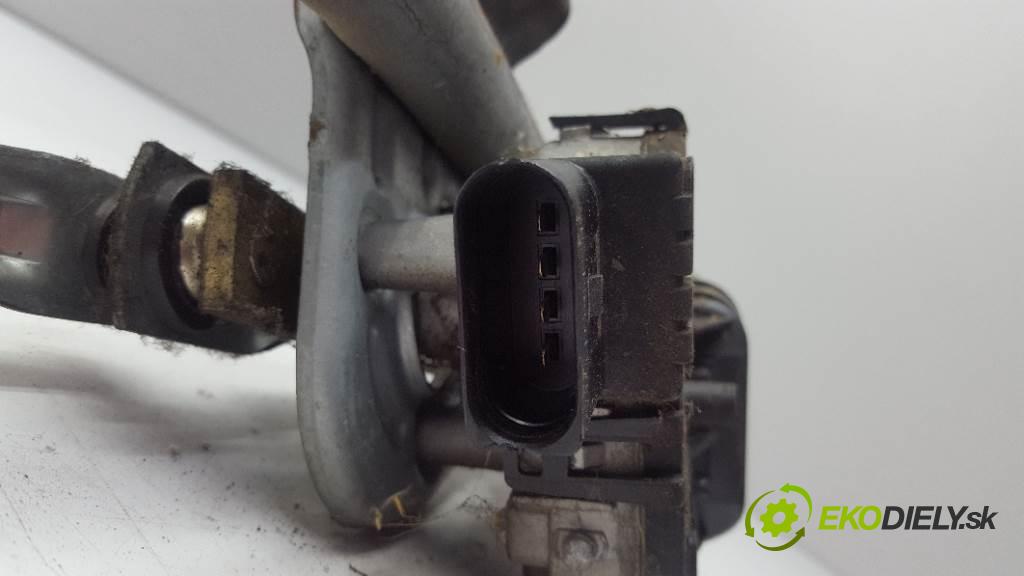 VOLKSWAGEN PASSAT B5 FL  2004 74kW    1896 Mechanizmus stieračov predný 8D1955605B 4PIN (Motorčeky stieračov predné)