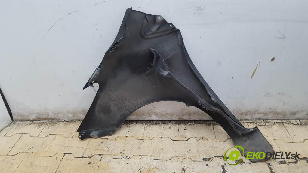 TOYOTA YARIS  2006 66 kW    1364 blatník přední část pravý 209