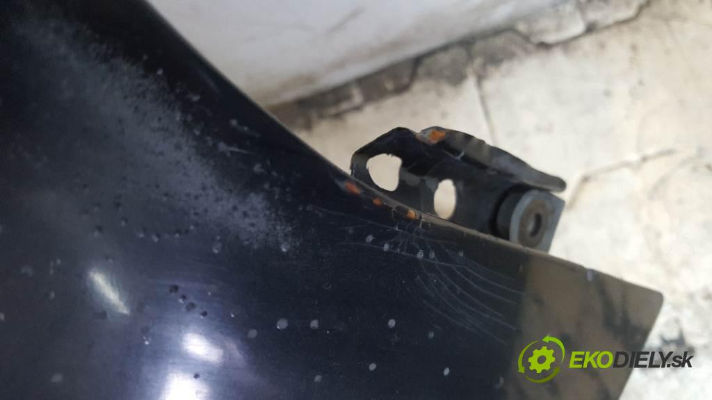 TOYOTA YARIS  2006 66 kW    1364 blatník přední část pravý 209