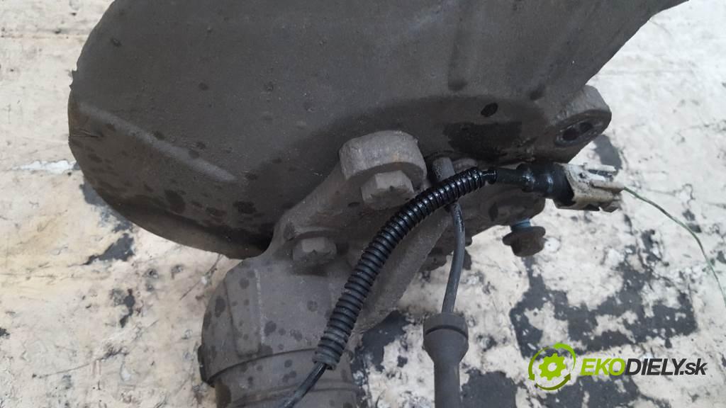 FORD CONNECT TOURNEO 2008 81kw TOURNEO 1753 výztuha zadní část