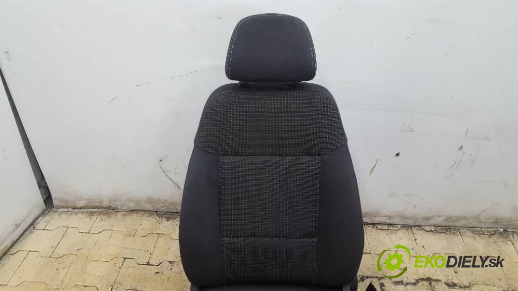 OPEL SIGNUM   2005 110kw   1910 Sedadlo ľavy  (Sedačky, sedadlá)