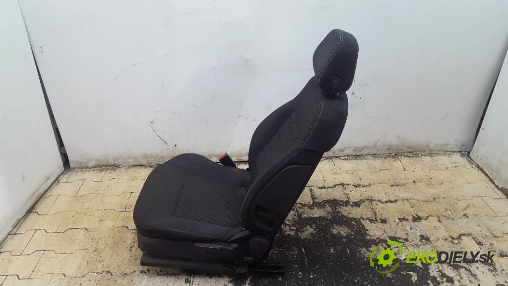 OPEL SIGNUM   2005 110kw   1910 Sedadlo ľavy  (Sedačky, sedadlá)