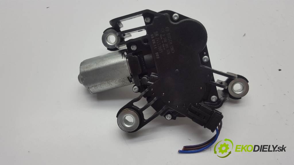 OPEL SIGNUM   2005 110kw   1910 motorek stěračů zadní část 24417605 3PIN