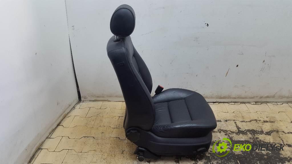 AUDI A6  2003 96kW    1900 Sedadlo pravy  (Sedačky, sedadlá)