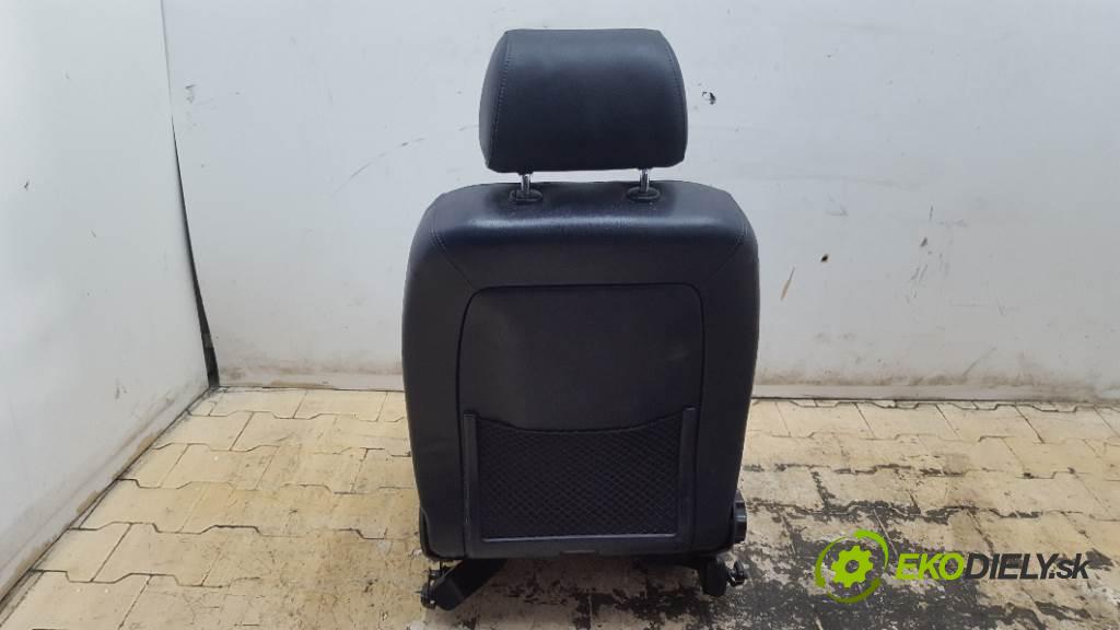 AUDI A6  2003 96kW    1900 Sedadlo pravy  (Sedačky, sedadlá)