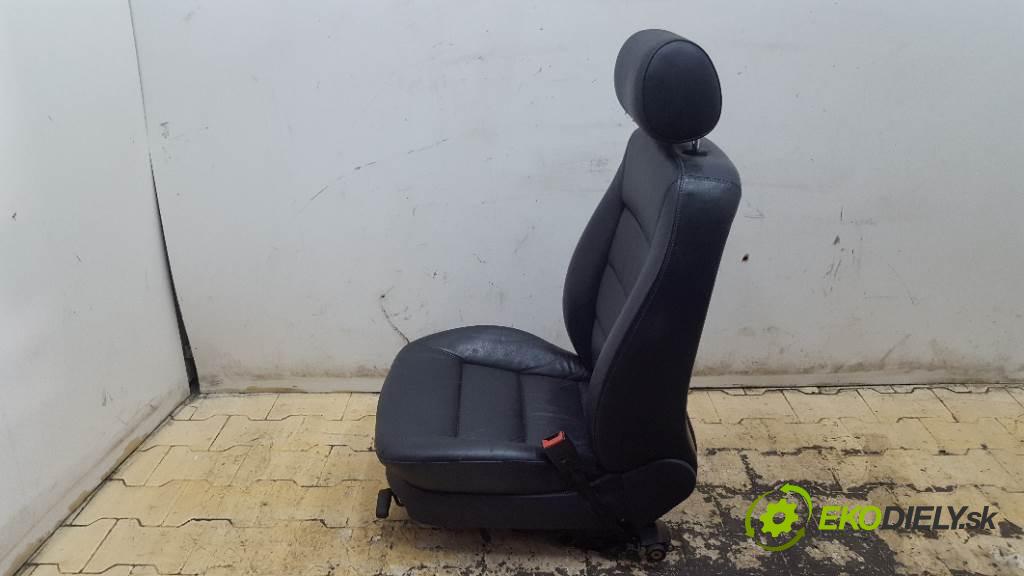 AUDI A6  2003 96kW    1900 Sedadlo pravy  (Sedačky, sedadlá)