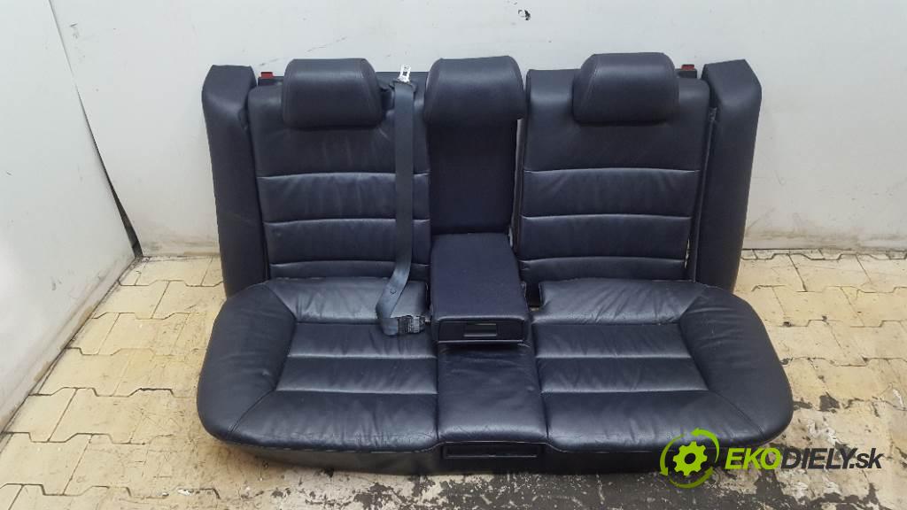 AUDI A6  2003 96kW    1900 Sedadlo zad  (Sedačky, sedadlá)