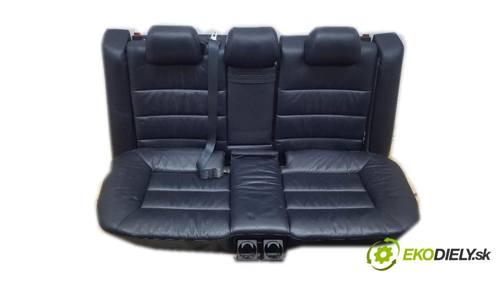 AUDI A6  2003 96kW    1900 Sedadlo zad  (Sedačky, sedadlá)