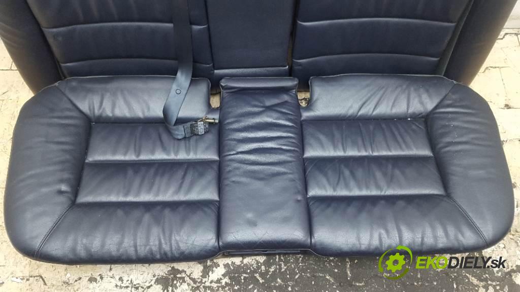 AUDI A6  2003 96kW    1900 Sedadlo zad  (Sedačky, sedadlá)