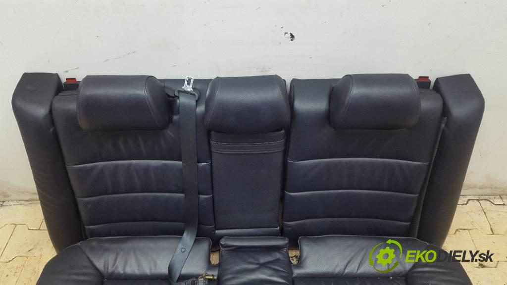 AUDI A6  2003 96kW    1900 Sedadlo zad  (Sedačky, sedadlá)