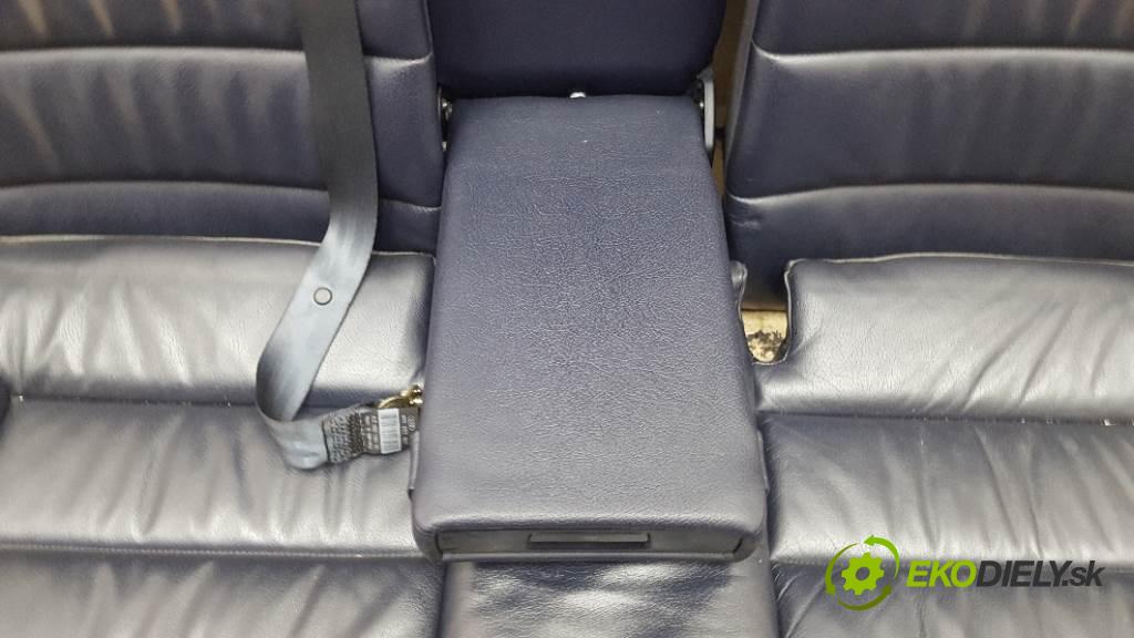 AUDI A6  2003 96kW    1900 Sedadlo zad  (Sedačky, sedadlá)