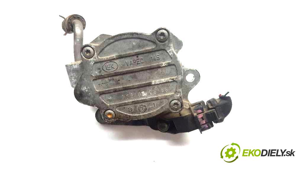 TOYOTA YARIS  2006 66 kW    1364 pumpa vakuová 25080656