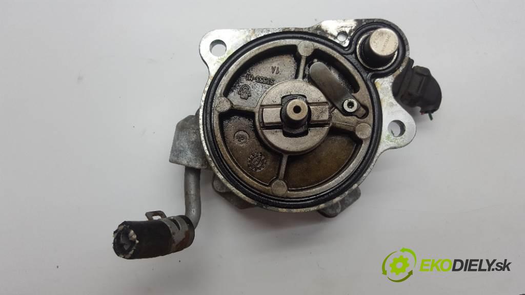 TOYOTA YARIS  2006 66 kW    1364 pumpa vakuová 25080656