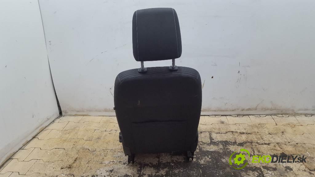 FORD FIESTA MK7 LIFT 2013 70kw MK7 LIFT 1560 Sedadlo ľavy  (Sedačky, sedadlá)