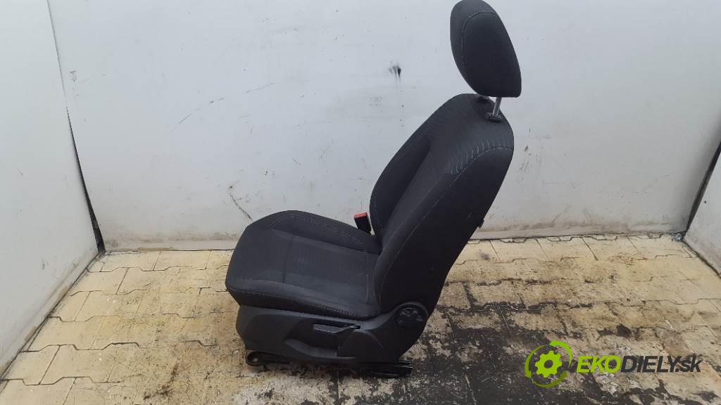 FORD FIESTA MK7 LIFT 2013 70kw MK7 LIFT 1560 Sedadlo ľavy  (Sedačky, sedadlá)