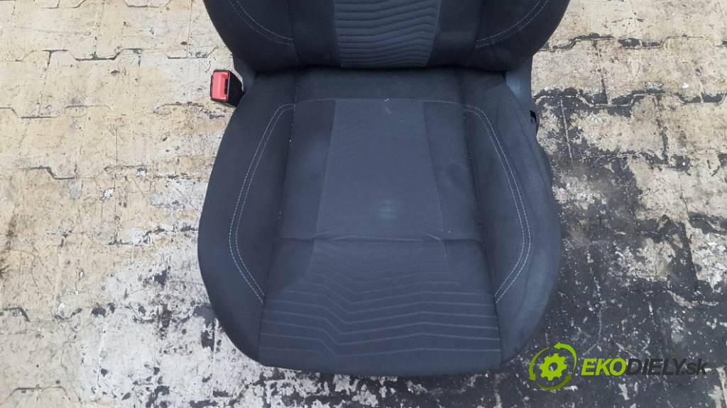 FORD FIESTA MK7 LIFT 2013 70kw MK7 LIFT 1560 Sedadlo ľavy  (Sedačky, sedadlá)
