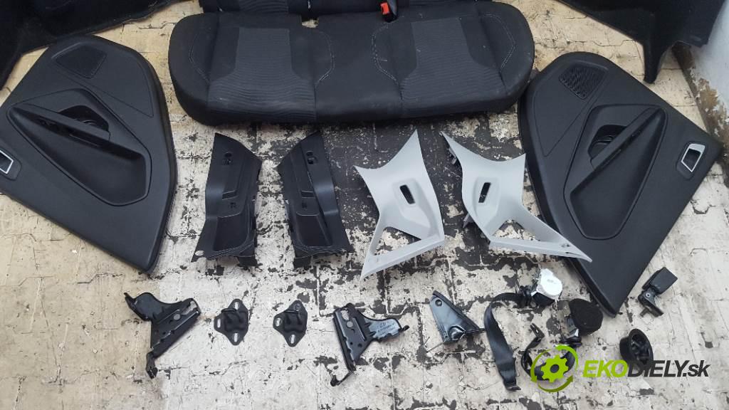 FORD FIESTA MK7 LIFT 2013 70kw MK7 LIFT 1560 Sedadlo zad KOMPLET (Sedačky, sedadlá)