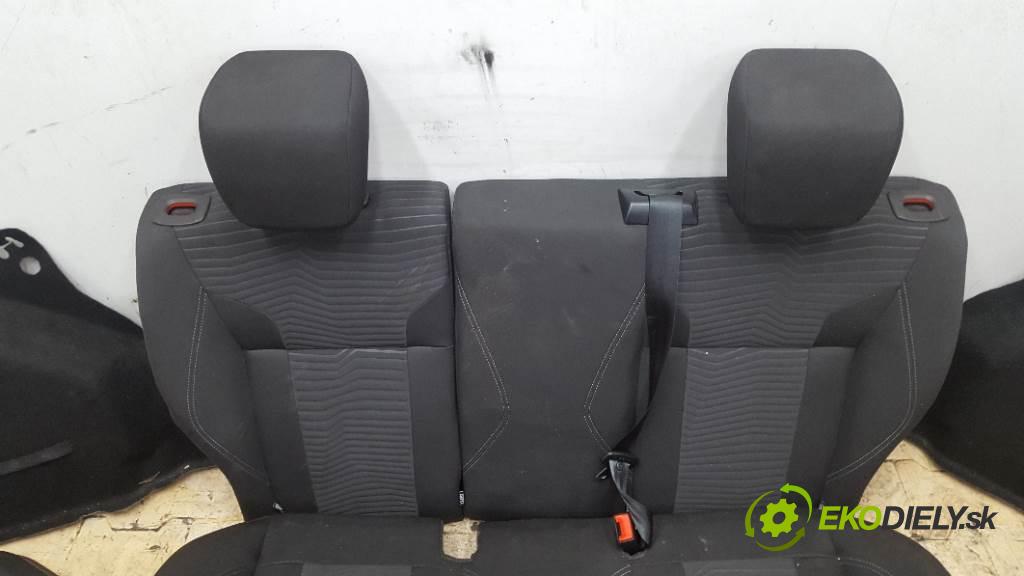 FORD FIESTA MK7 LIFT 2013 70kw MK7 LIFT 1560 Sedadlo zad KOMPLET (Sedačky, sedadlá)