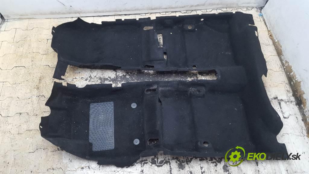 FORD FIESTA MK7 LIFT 2013 70kw MK7 LIFT 1560 Sedadlo zad KOMPLET (Sedačky, sedadlá)