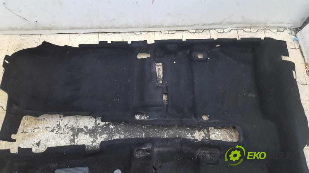 FORD FIESTA MK7 LIFT 2013 70kw MK7 LIFT 1560 Sedadlo zad KOMPLET (Sedačky, sedadlá)