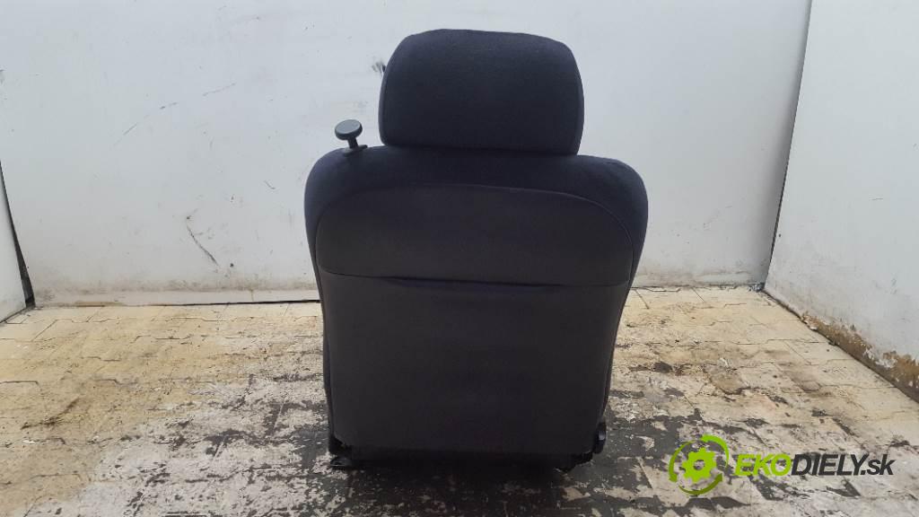 FORD PUMA  1998 92kW    1679 Sedadlo ľavy  (Sedačky, sedadlá)