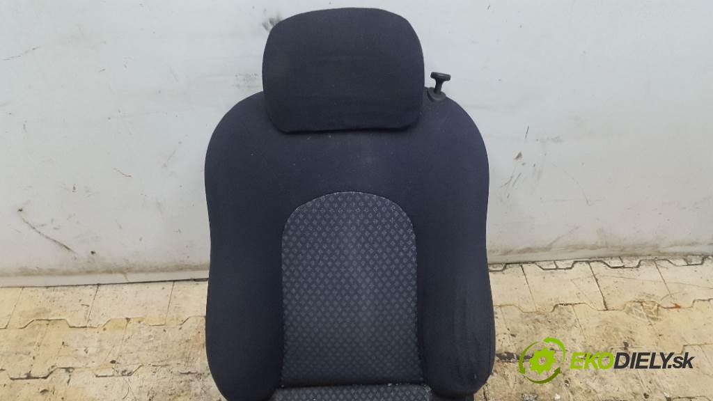 FORD PUMA  1998 92kW    1679 Sedadlo ľavy  (Sedačky, sedadlá)