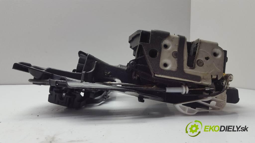 FORD FIESTA MK7 LIFT 2013 70kw MK7 LIFT 1560 zámok přední část levý 8A6AA21813AJ 5PIN