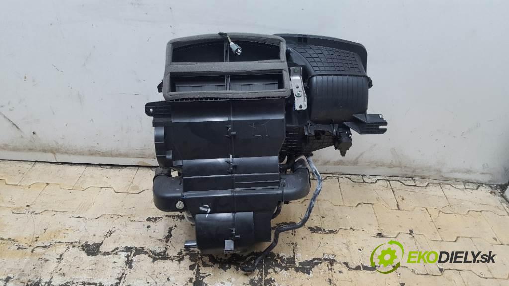 FORD FIESTA MK7 LIFT 2013 70kw MK7 LIFT 1560 Výhrevné teleso, radiátor kúrenia C1B119B555CC (Radiátory kúrenia)