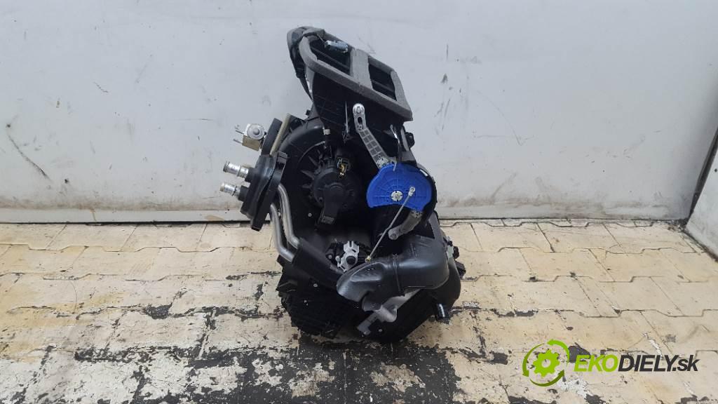 FORD FIESTA MK7 LIFT 2013 70kw MK7 LIFT 1560 Výhrevné teleso, radiátor kúrenia C1B119B555CC (Radiátory kúrenia)