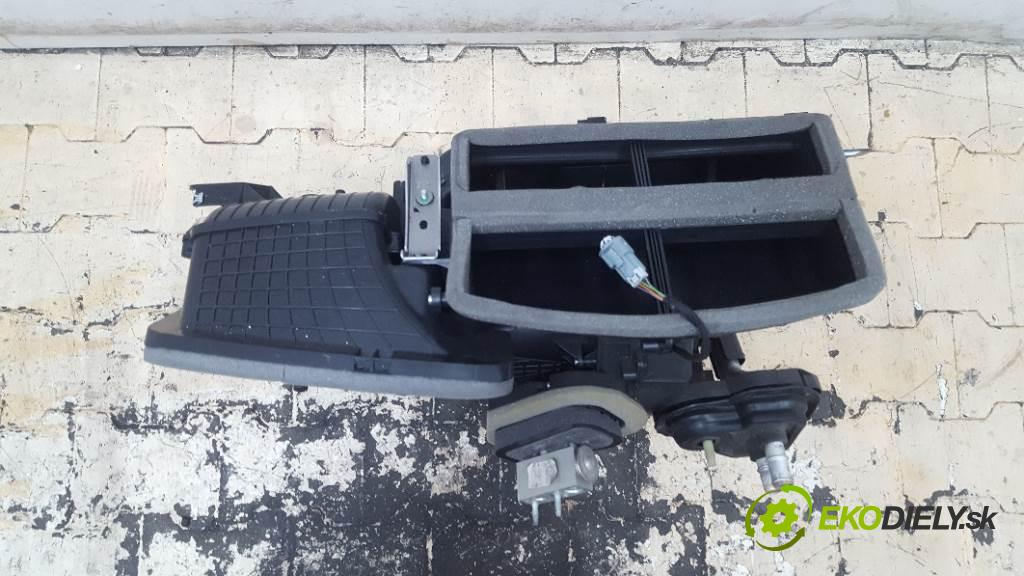 FORD FIESTA MK7 LIFT 2013 70kw MK7 LIFT 1560 Výhrevné teleso, radiátor kúrenia C1B119B555CC (Radiátory kúrenia)