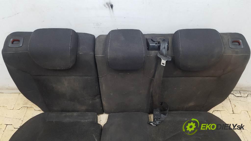 FORD FOCUS MK7 LIFT 2013 70kw MK3 1560 Sedadlo zad KOMPLET  (Sedačky, sedadlá)