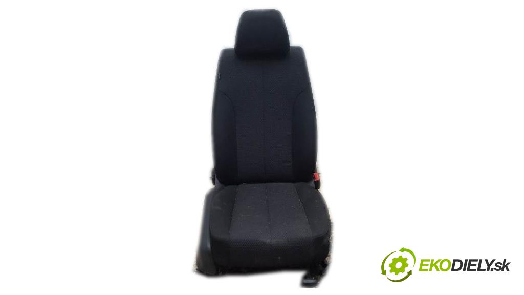 VOLKSWAGEN PASSAT  2008 77kW    1896 Sedadlo pravy  (Sedačky, sedadlá)