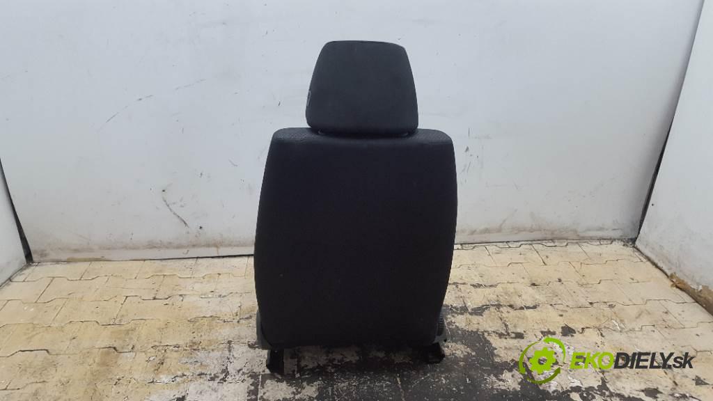 VOLKSWAGEN PASSAT  2008 77kW    1896 Sedadlo pravy  (Sedačky, sedadlá)
