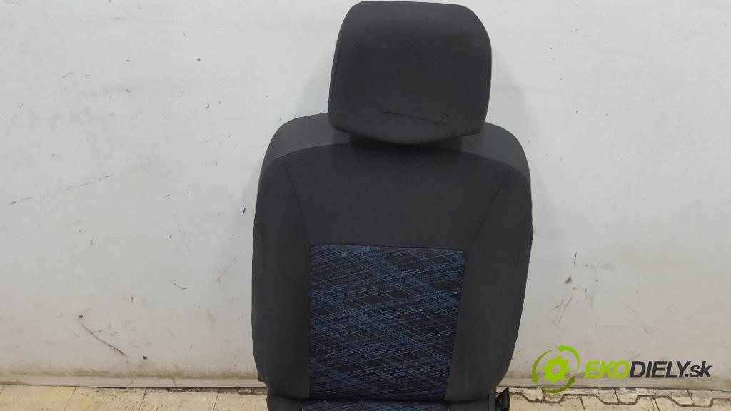 RENAULT CLIO  2005 72kW    1390 Sedadlo ľavy  (Sedačky, sedadlá)