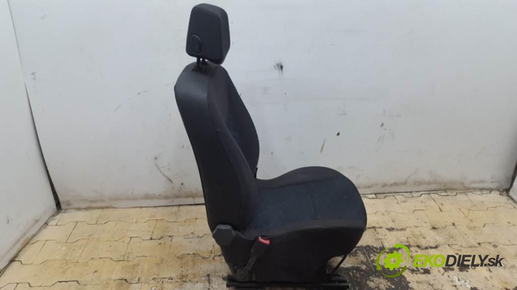 RENAULT CLIO  2005 72kW    1390 Sedadlo ľavy  (Sedačky, sedadlá)