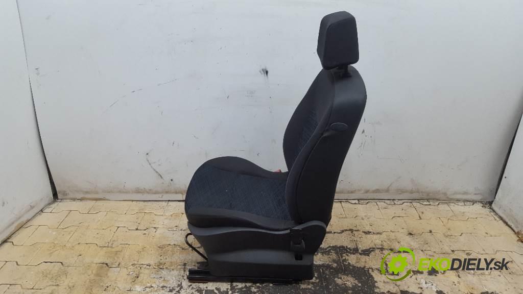 RENAULT CLIO  2005 72kW    1390 Sedadlo ľavy  (Sedačky, sedadlá)