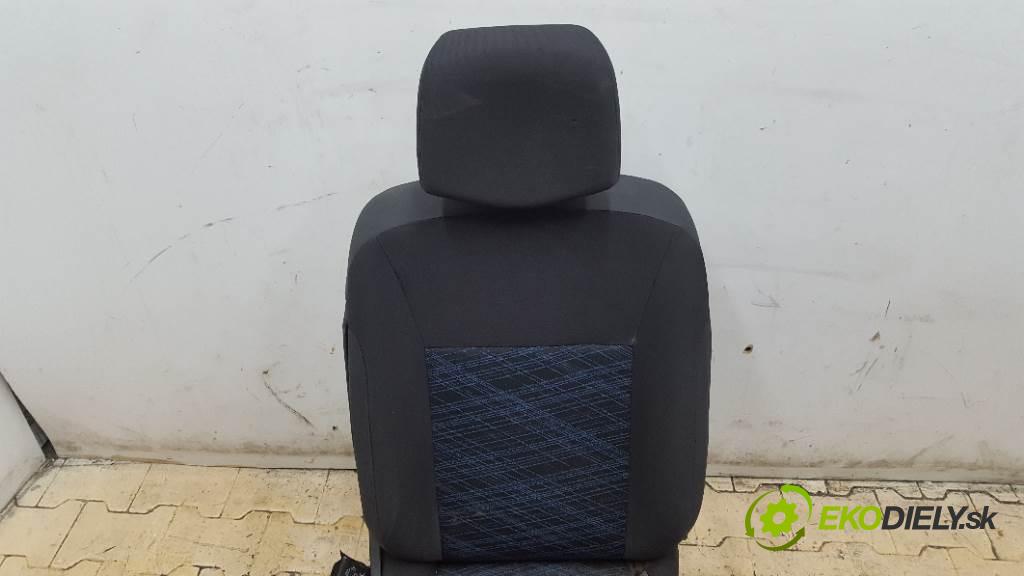 RENAULT CLIO  2005 72kW    1390 Sedadlo pravy  (Sedačky, sedadlá)