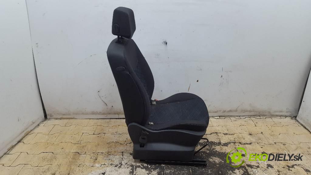 RENAULT CLIO  2005 72kW    1390 Sedadlo pravy  (Sedačky, sedadlá)