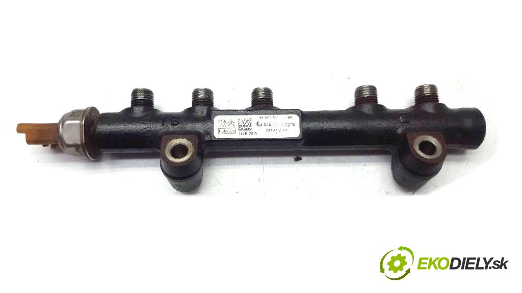 FORD FOCUS MK3 2016 70kW MK3 1499 Lišta vstrekovacia 9804776700/9676643880 (Vstrekovacie lišty)