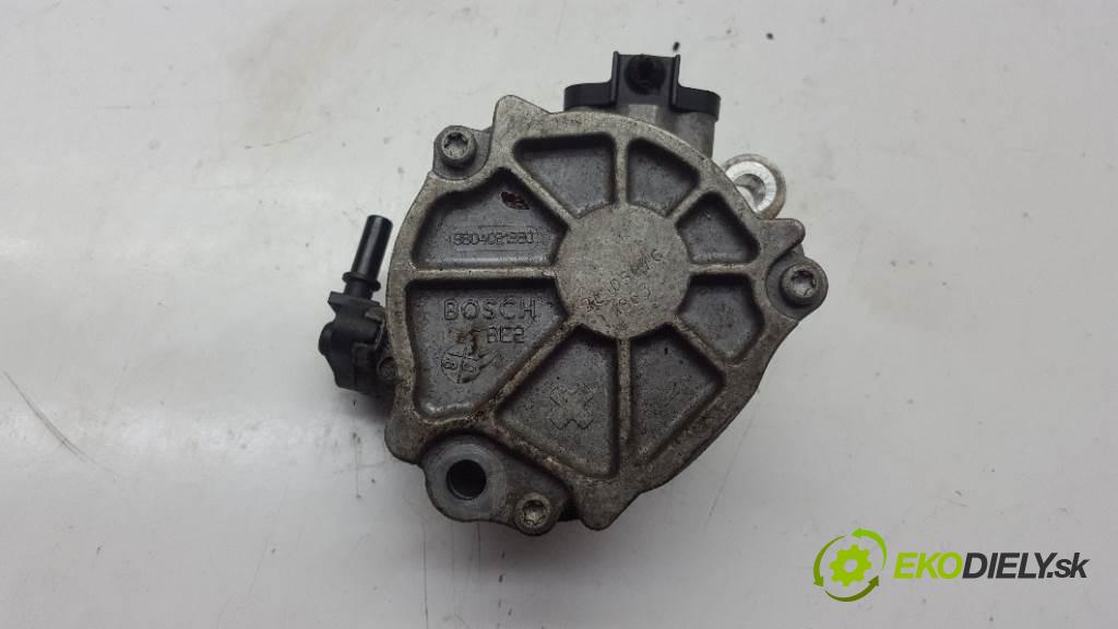 FORD FOCUS MK3 2016 70kW MK3 1499 pumpa vakuová 9804021880
