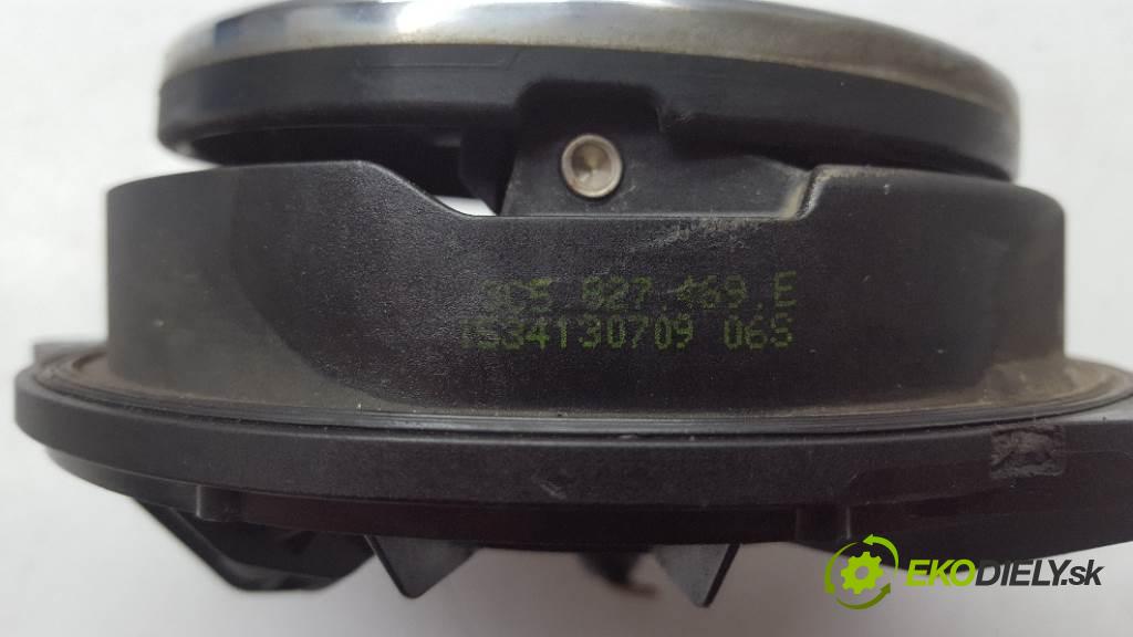 VOLKSWAGEN PASSAT  2008 77kW    1896 klika zadní část dveří 3C5827469