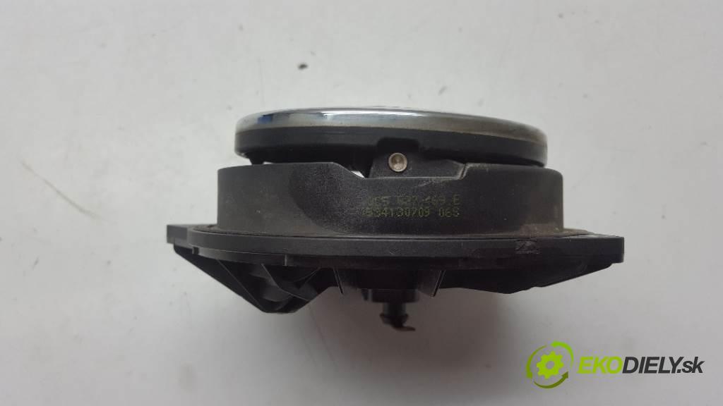 VOLKSWAGEN PASSAT  2008 77kW    1896 klika zadní část dveří 3C5827469