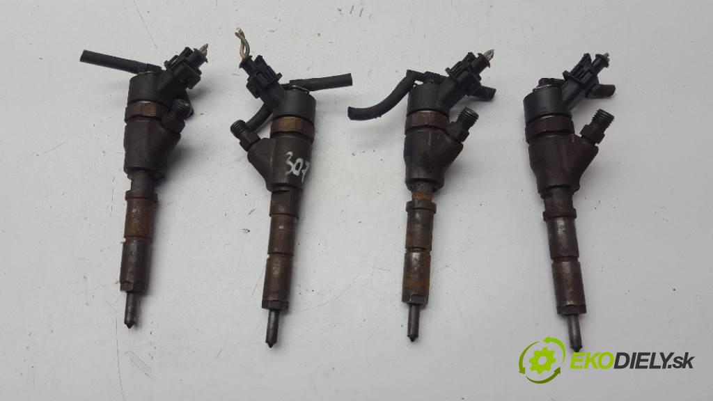 PEUGEOT 307  2004 66kW    1997 vstřikovací ventily KOMPLET 9641742880